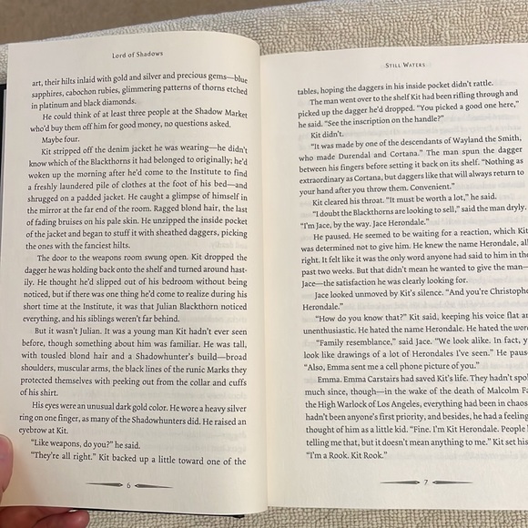 NOT ELIGIBLE FOR BUNDLE SALE 🎁Lord of Shadows #2 in The Dark Artifices… - Picture 12 of 12